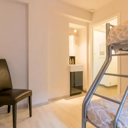 Premium Holidays - Modern Memling Near The Of *